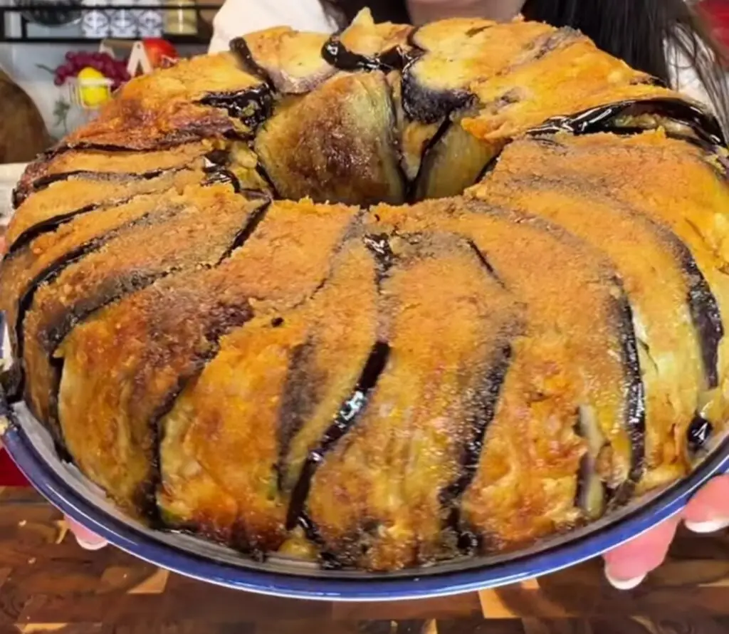 Baked Pasta Ring with Eggplant